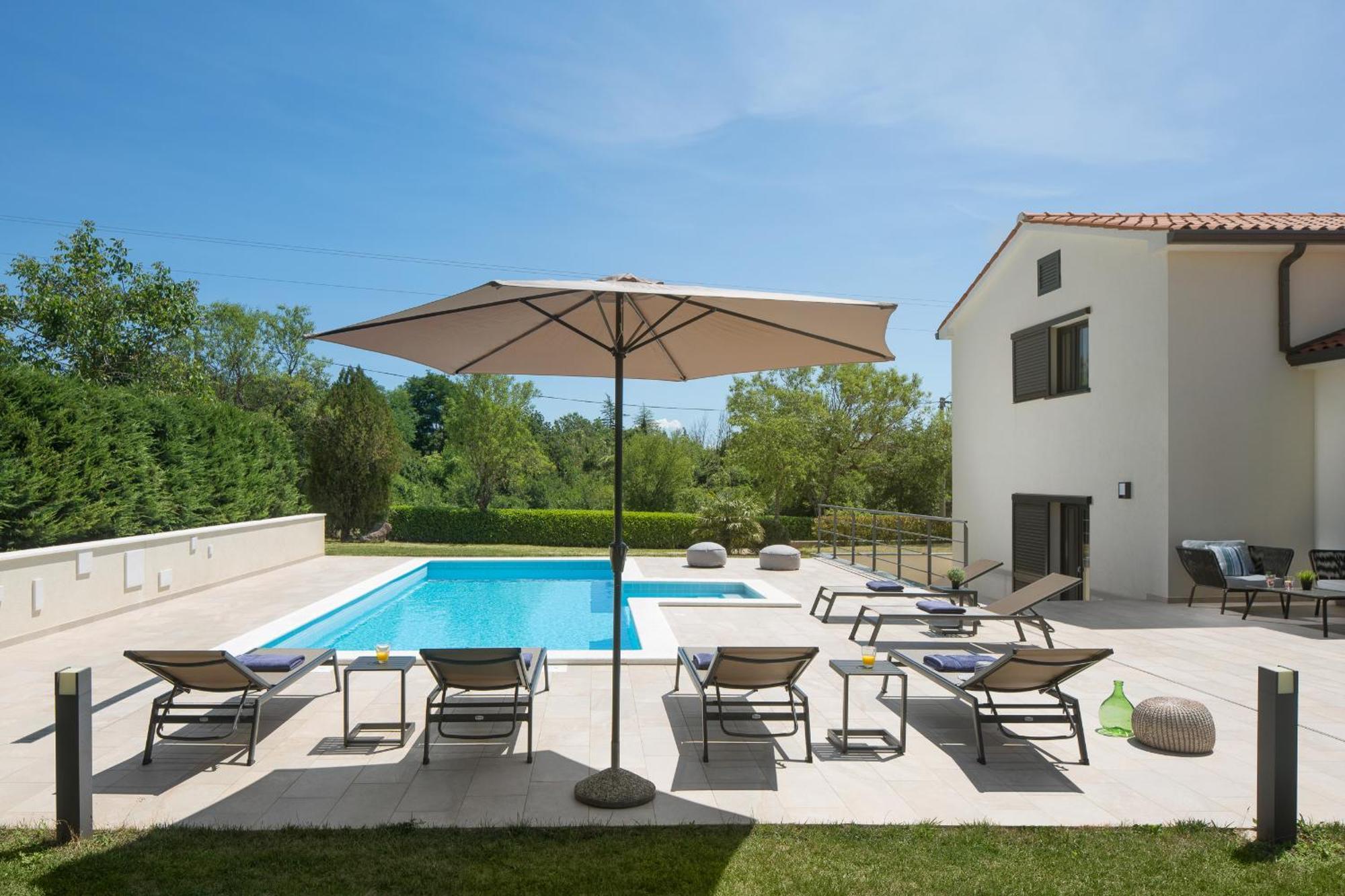 Villa Del Sol With Large Garden Perfect For Families Labin  Eksteriør bilde